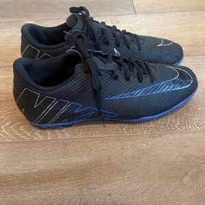 Nike Black and Blue Sports Sneakers